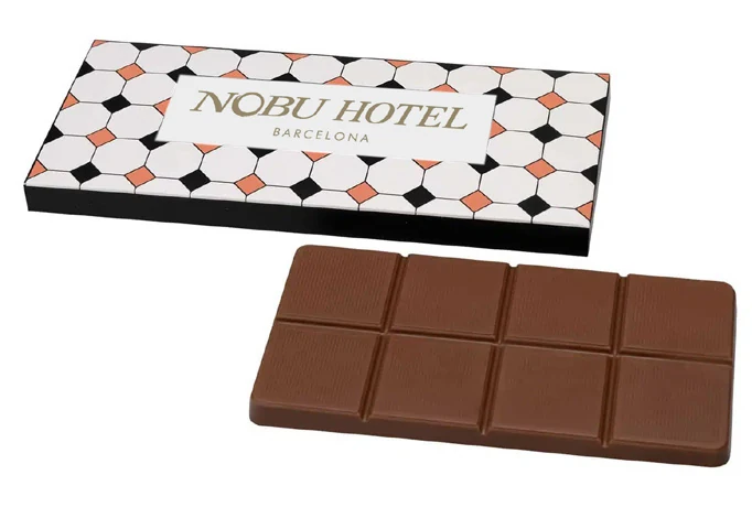 Custom Valrhona chocolate bar for hotels and private label