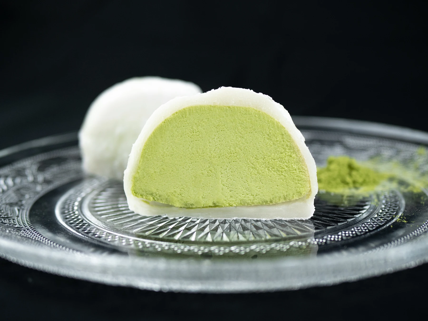 Cut-open matcha Mochiai by Ochiai Professional
